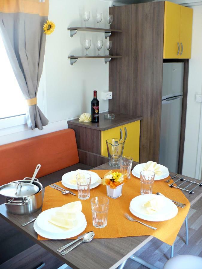Victoria Mobilehome In Orsera Camping Resort Vrsar Exterior foto