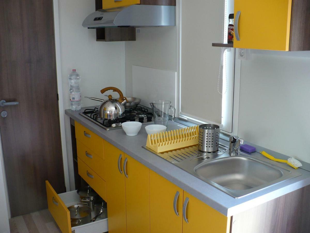 Victoria Mobilehome In Orsera Camping Resort Vrsar Exterior foto